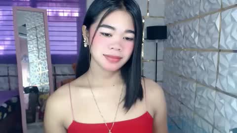 Snapshot of naughtyprincessmae chatting on April 18, 12:25 am PrincessMae online show from April 18, 12:25 am