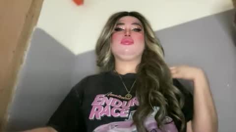 Rose Wilson online show from November 19, 4:40 pm