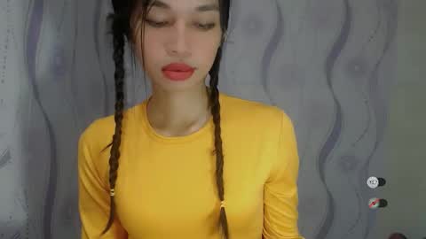 Snapshot of naughtysunshinepinay chatting on May 30, 1:25 am Celine online show from May 30, 1:25 am