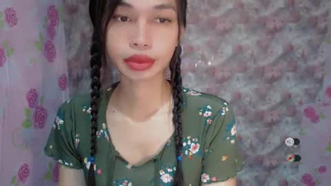 Snapshot of naughtysunshinepinay chatting on June 9, 11:38 pm Celine online show from June 9, 11:38 pm
