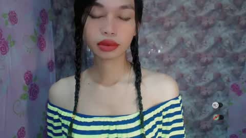 Snapshot of naughtysunshinepinay chatting on June 12, 12:53 am Celine online show from June 12, 12:53 am