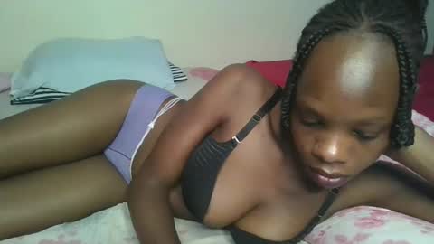 Snapshot of naughtysweetpie chatting on April 18, 11:03 am naughty online show from April 18, 11:03 am