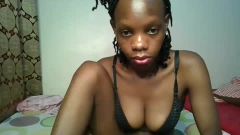 Snapshot of naughtysweetpie chatting on May 25, 7:36 am naughty online show from May 25, 7:36 am