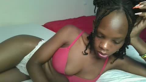 Snapshot of naughtysweetpie chatting on May 25, 9:10 pm naughty online show from May 25, 9:10 pm