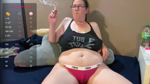 Snapshot of naughtywifenxtdoor chatting on October 7, 12:19 am Naughty Wife Next Dor online show from October 7, 12:19 am