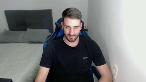 Snapshot of naugthy18boy chatting on February 7, 8:20 pm Nico online show from February 7, 8:20 pm