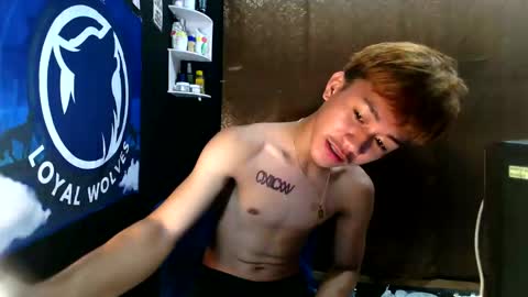 Snapshot of naugthyboyloy chatting on October 15, 5:40 am Loy online show from October 15, 5:40 am