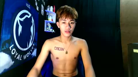 Snapshot of naugthyboyloy chatting on November 2, 2:25 am Loy online show from November 2, 2:25 am