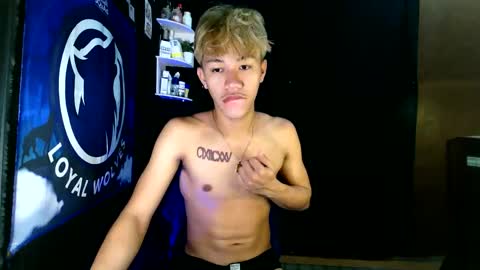 Snapshot of naugthyboyloy chatting on November 20, 2:50 pm Loy online show from November 20, 2:50 pm