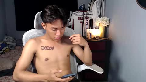 Snapshot of naugthyboyloy chatting on January 7, 6:10 pm Loy online show from January 7, 6:10 pm