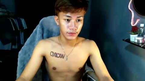Snapshot of naugthyboyloy chatting on May 31, 5:09 pm Loy online show from May 31, 5:09 pm