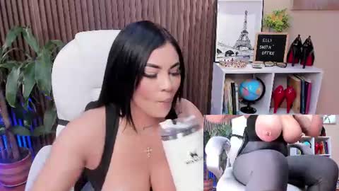 Snapshot of naugthyelli chatting on July 13, 5:38 pm online show from July 13, 5:38 pm
