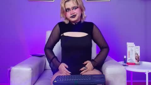 Navier  online show from October 21, 1:01 pm
