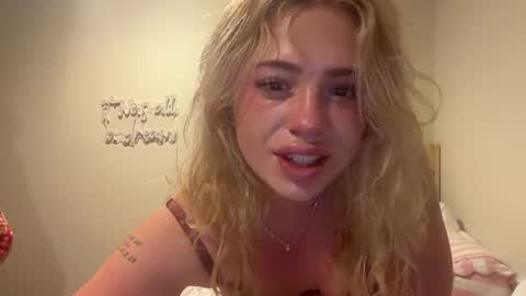 Snapshot of navyblair chatting on July 18, 12:37 am navy online show from July 18, 12:37 am