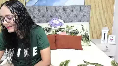 Snapshot of nay_and_aleja chatting on July 29, 2:43 am nay_and_aleja online show from July 29, 2:43 am