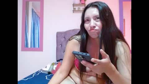 Snapshot of naya_10 chatting on June 22, 9:23 pm naya_10 online show from June 22, 9:23 pm