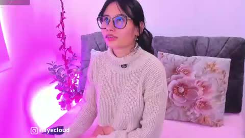 Snapshot of nayecloud chatting on June 24, 3:22 pm Naye online show from June 24, 3:22 pm