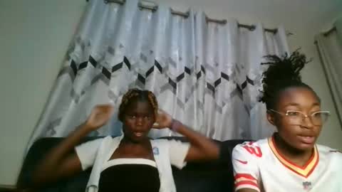 Snapshot of nayela_ chatting on February 22, 11:09 am nayela_ online show from February 22, 11:09 am