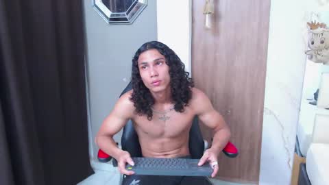 Snapshot of nazper_ chatting on April 28, 4:01 pm Nazper online show from April 28, 4:01 pm