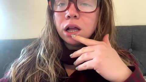 Snapshot of nealiana96 chatting on December 2, 7:49 pm Nealiana online show from December 2, 7:49 pm