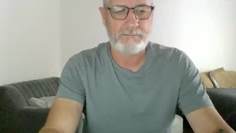 neckdown12 online show from February 21, 9:49 pm