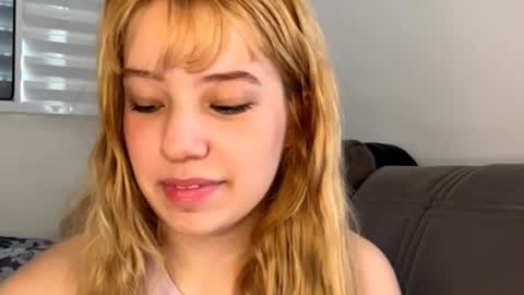 Snapshot of necoleangelou chatting on February 26, 4:17 pm Emma online show from February 26, 4:17 pm