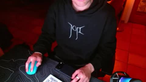 Snapshot of needanap00 chatting on April 3, 6:22 am tootired online show from April 3, 6:22 am