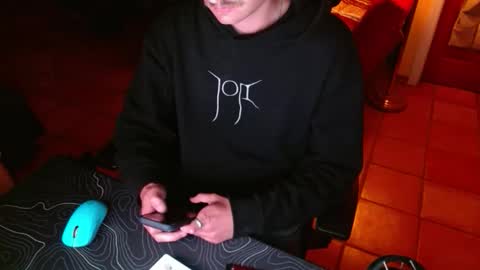 Snapshot of needanap00 chatting on April 4, 6:22 am tootired online show from April 4, 6:22 am