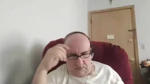 Tom online show from June 20, 9:06 pm