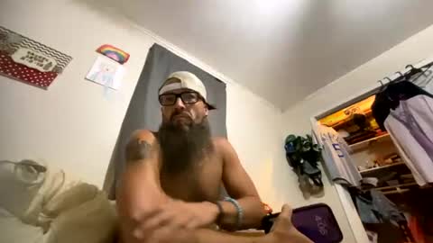 Snapshot of needu802318 chatting on August 3, 9:04 am Easy E online show from August 3, 9:04 am