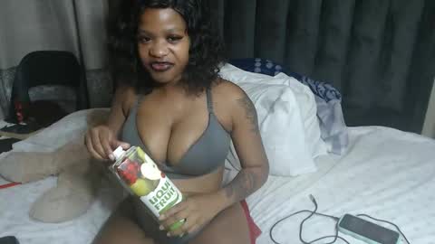 Snapshot of neeshaah chatting on April 23, 1:13 pm Neeshaa online show from April 23, 1:13 pm
