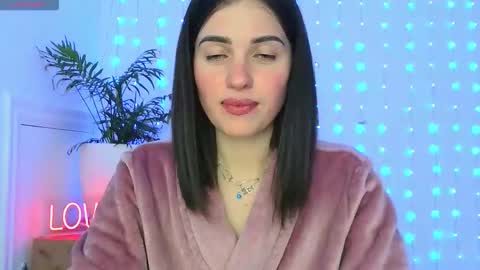 Neferutt online show from February 4, 1:50 pm