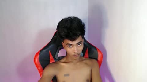 Snapshot of neil_asian69 chatting on October 17, 1:03 pm neil_asian69 online show from October 17, 1:03 pm