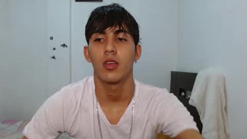 Snapshot of neithanzyn chatting on December 17, 7:37 pm Neithanzyn online show from December 17, 7:37 pm