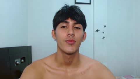 Snapshot of neithanzyn chatting on December 22, 7:31 pm Neithanzyn online show from December 22, 7:31 pm