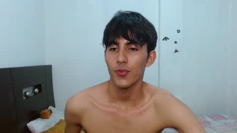 Snapshot of neithanzyn chatting on December 23, 1:40 am Neithanzyn online show from December 23, 1:40 am