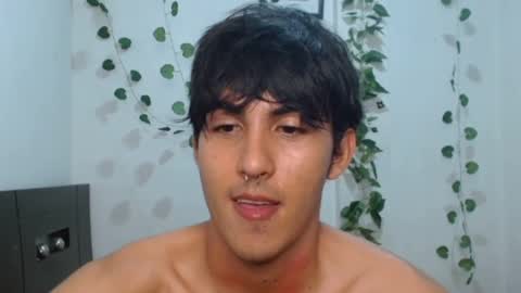 Snapshot of neithanzyn chatting on February 1, 10:34 pm Neithanzyn online show from February 1, 10:34 pm