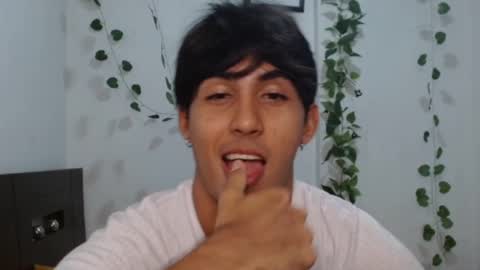 Snapshot of neithanzyn chatting on February 5, 7:31 pm Neithanzyn online show from February 5, 7:31 pm