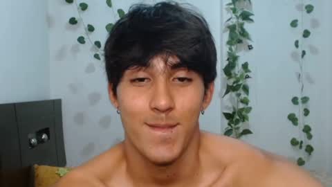 Snapshot of neithanzyn chatting on February 9, 7:19 pm Neithanzyn online show from February 9, 7:19 pm