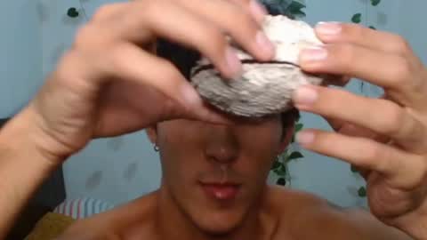 Snapshot of neithanzyn chatting on February 10, 1:24 am Neithanzyn online show from February 10, 1:24 am