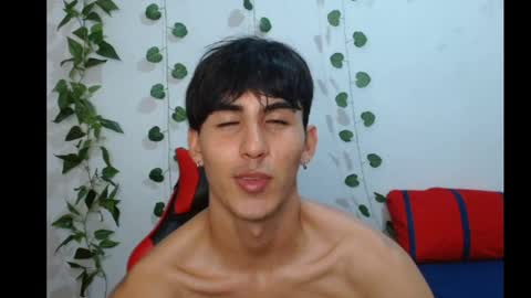 Snapshot of neithanzyn chatting on February 28, 10:39 pm Neithanzyn online show from February 28, 10:39 pm