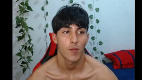 Snapshot of neithanzyn chatting on March 1, 7:04 pm Neithanzyn online show from March 1, 7:04 pm