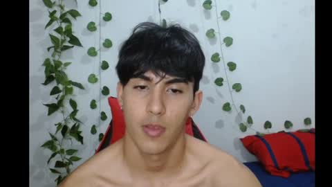 Snapshot of neithanzyn chatting on March 5, 7:49 pm Neithanzyn online show from March 5, 7:49 pm