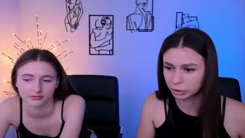 Snapshot of nekky_mouse chatting on July 13, 9:23 am Meow online show from July 13, 9:23 am