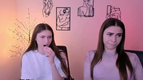 Snapshot of nekky_mouse chatting on July 14, 9:25 am Meow online show from July 14, 9:25 am