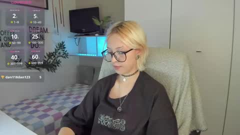 Snapshot of neko_sora chatting on May 12, 9:12 pm Kate online show from May 12, 9:12 pm