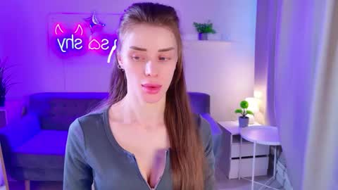 Naru online show from April 17, 5:05 pm