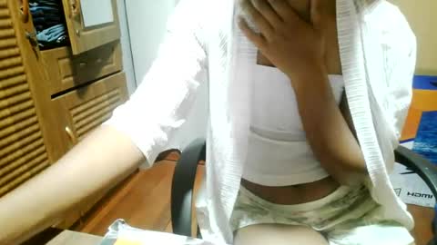 Snapshot of nelia_84 chatting on July 16, 5:30 pm nelia_84 online show from July 16, 5:30 pm