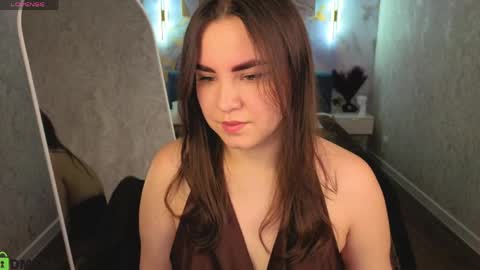 Snapshot of nelie_evans chatting on June 4, 1:11 am nelie_evans online show from June 4, 1:11 am