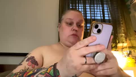 Nellie Atlas online show from April 3, 12:30 am